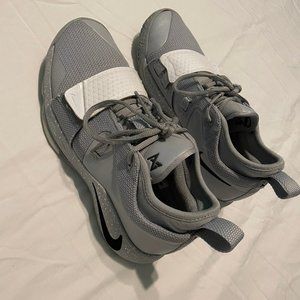 Kyrie irving 4s 80s edition